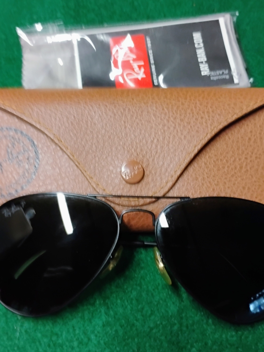 Ray-Ban Men’s Brown Leather Sunglasses Case with Black Aviator Sunglasses